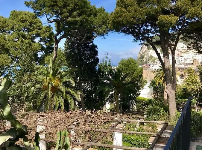 Casa Rubina * カプリ